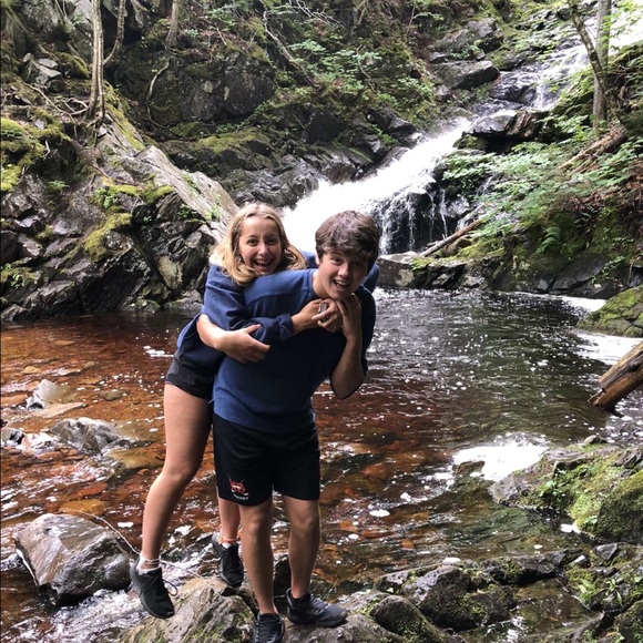 Meet your Posher, Taylor - Picture 1 of 1